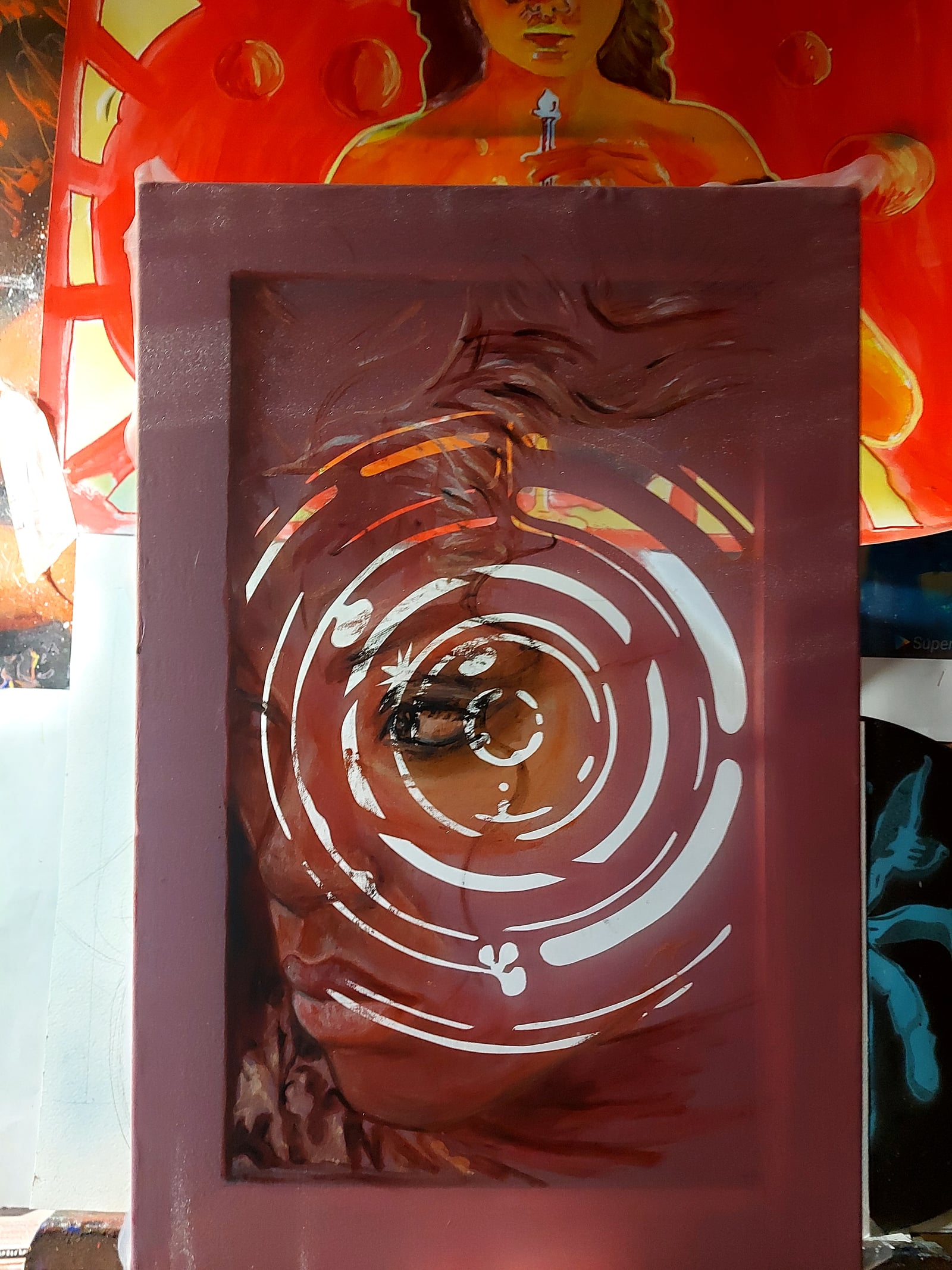 Toile portrait avec spirale blanche en surimpression